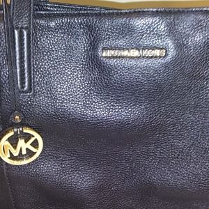 Michael Kors Bags - Need cssh Michael Kors Bags - Need cssh